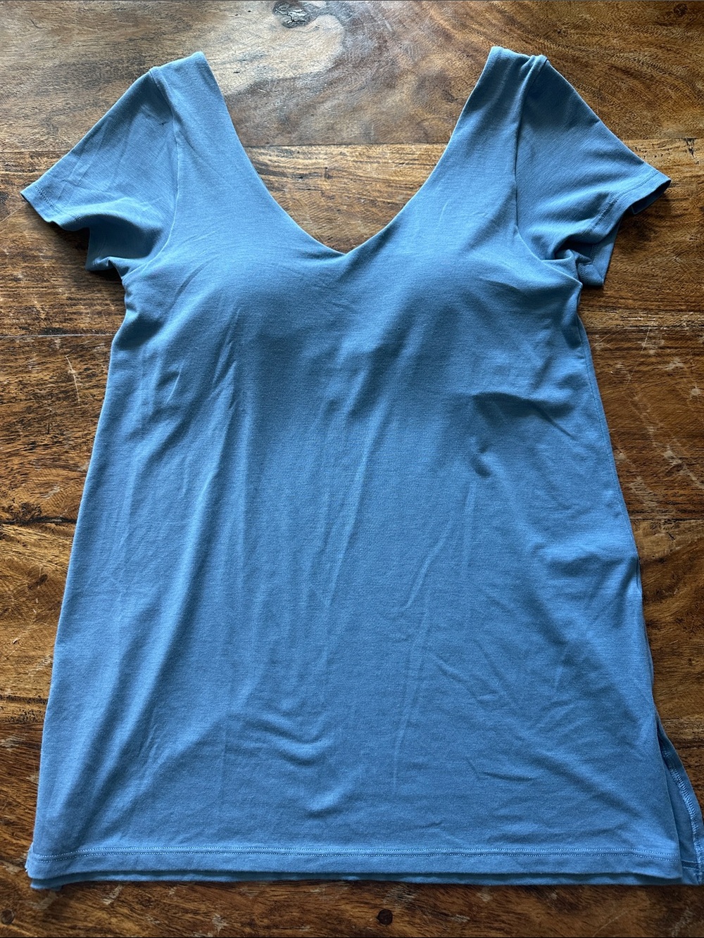 Athleta Dusty Blue V-Neck Short Sleeve Tunic w/ built in bra top